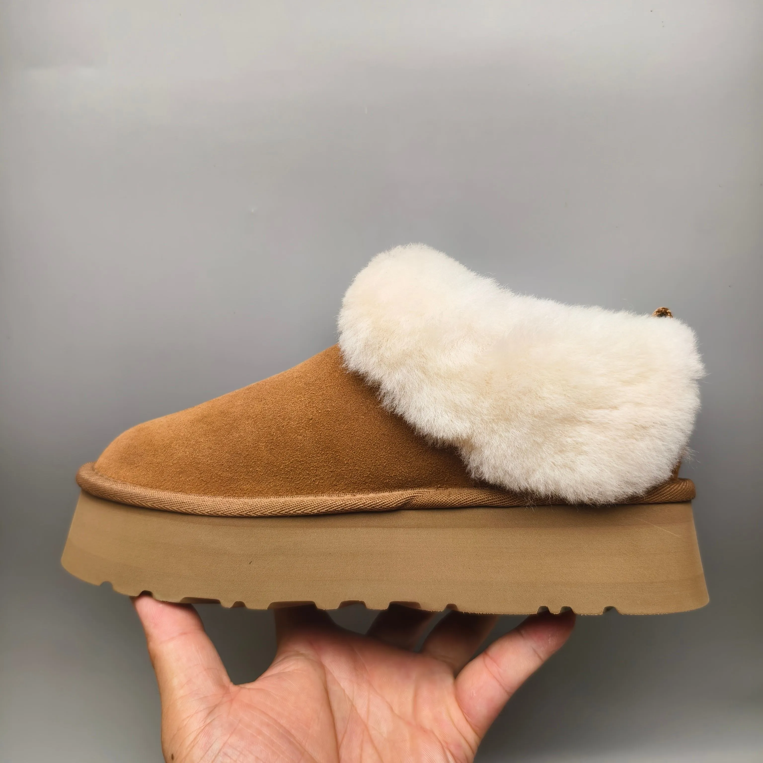 💰480 UGG sheepskin all-in-one 1393 thick-soled suede slip-on slip-on shoes. Color: maroon, green, sand, pink. Matching sizes: 35-40.